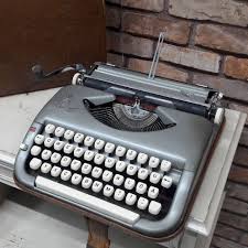 Vintage Typewriter Fully Functional Classic Collectible