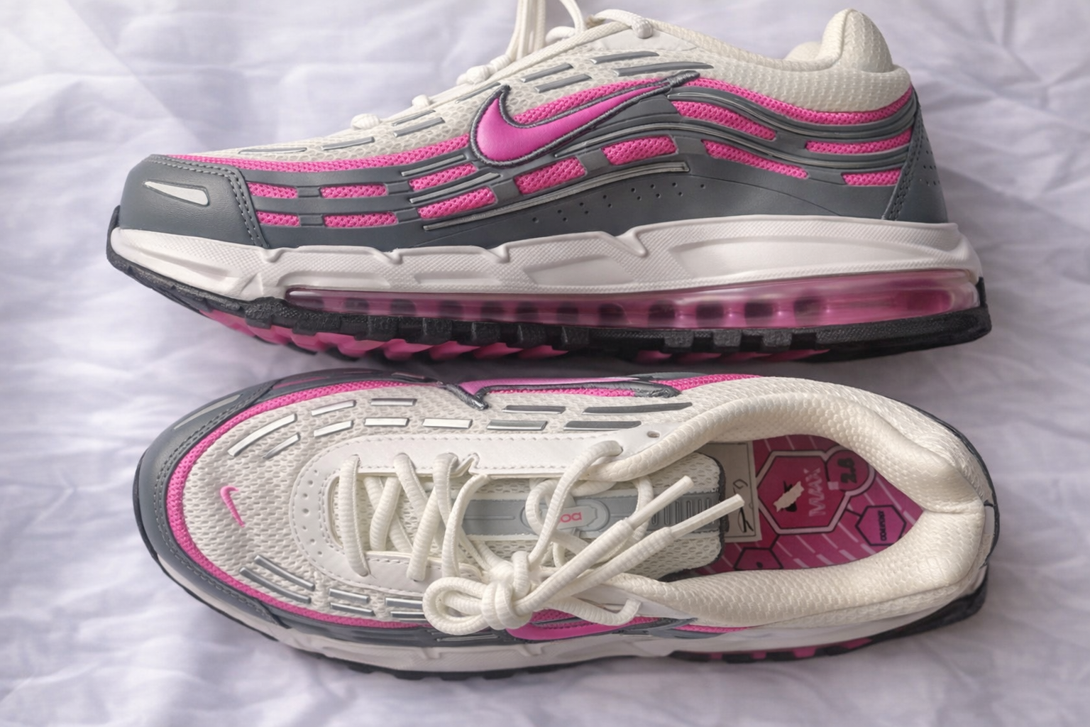 Nike Air Max Sneakers – New – Pink Accent Colorway