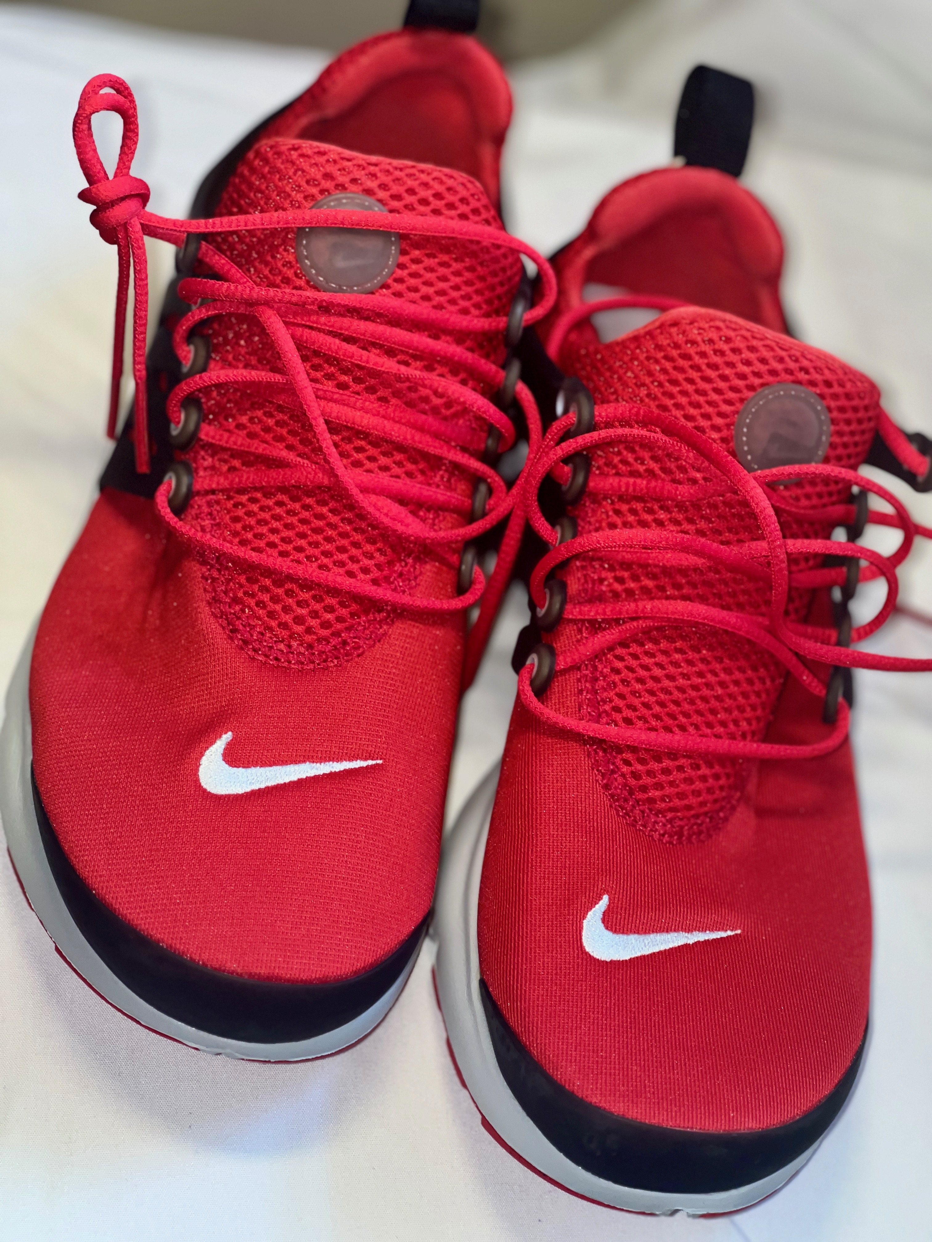 Nike Sneakers – Red/Black/White – Youth 7Y – Brand New