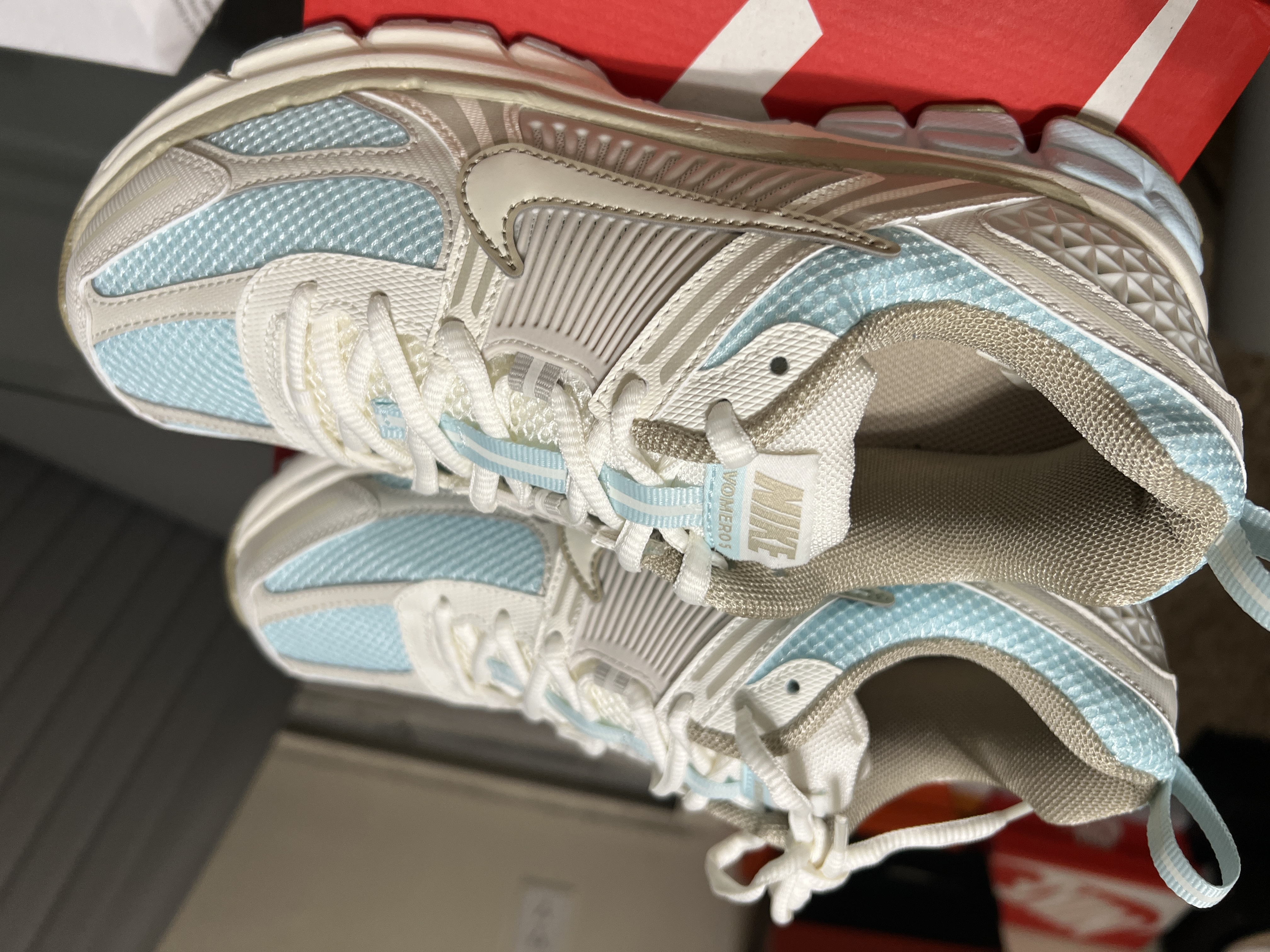 Nike Running Shoes – Size 6.5Y – White/Blue – Youth Unisex